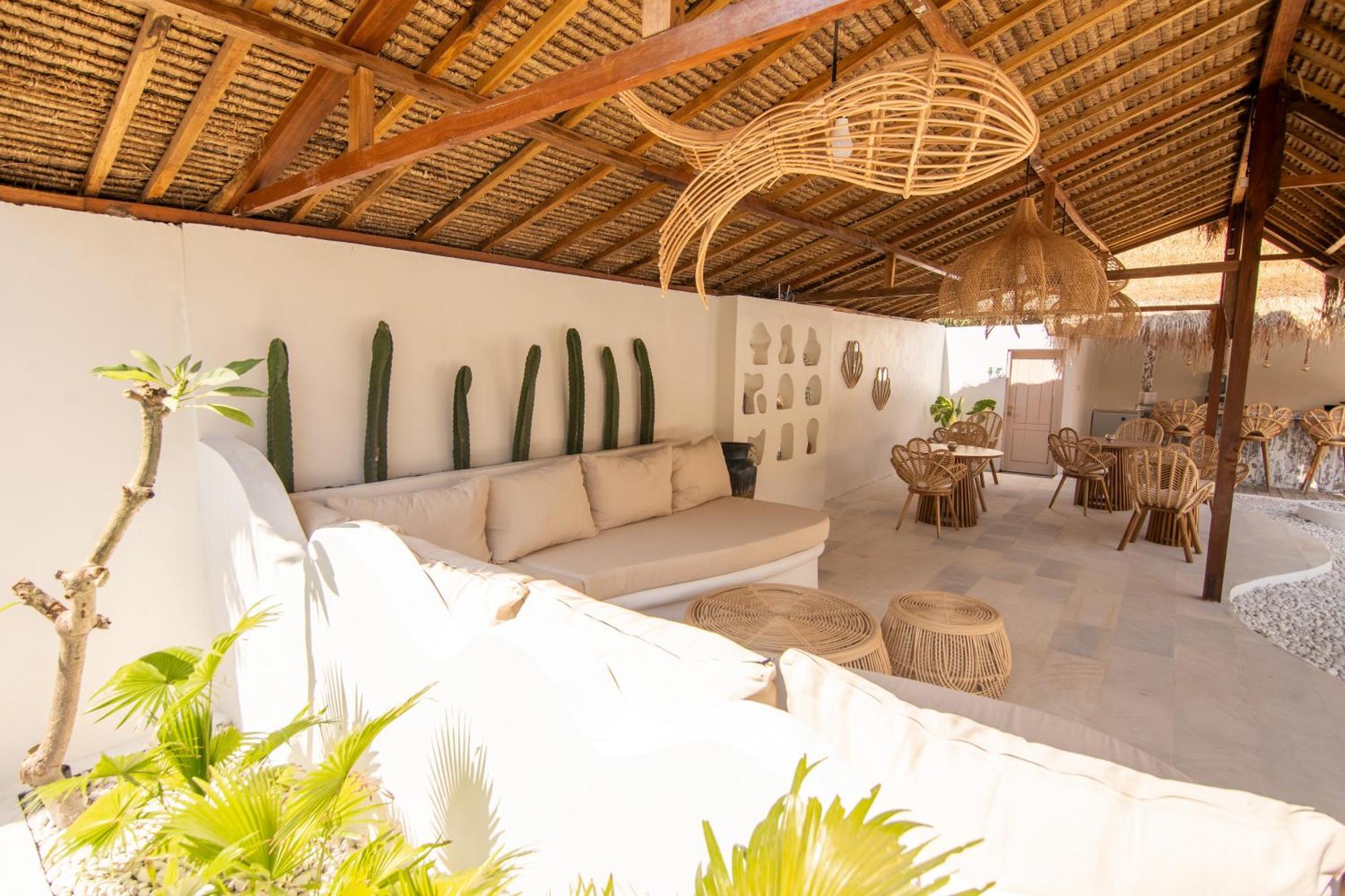 Isla De Agua Hotel Gili Air Exterior photo